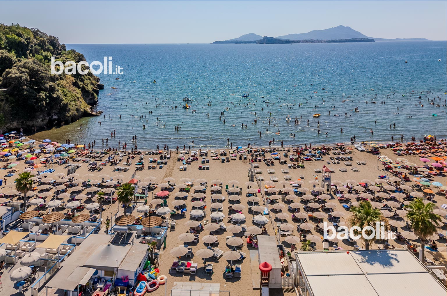 spiaggia-di-miseno-con-ischia-e-procida